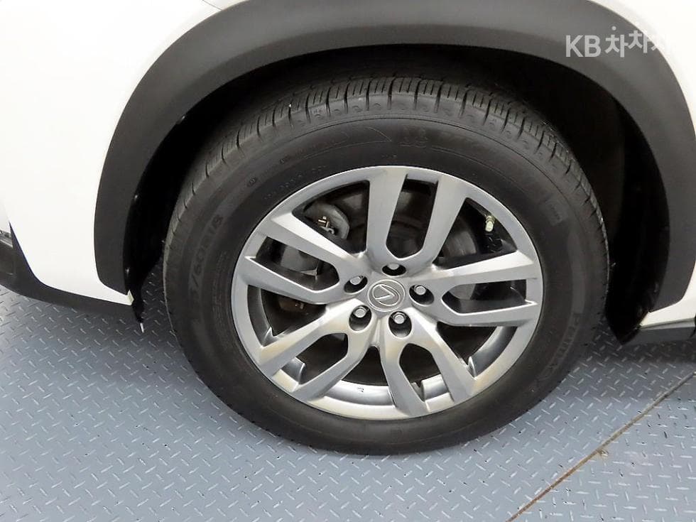 Lexus NX (Lexus SUV)300h Сюприм (висок клас) - 20
