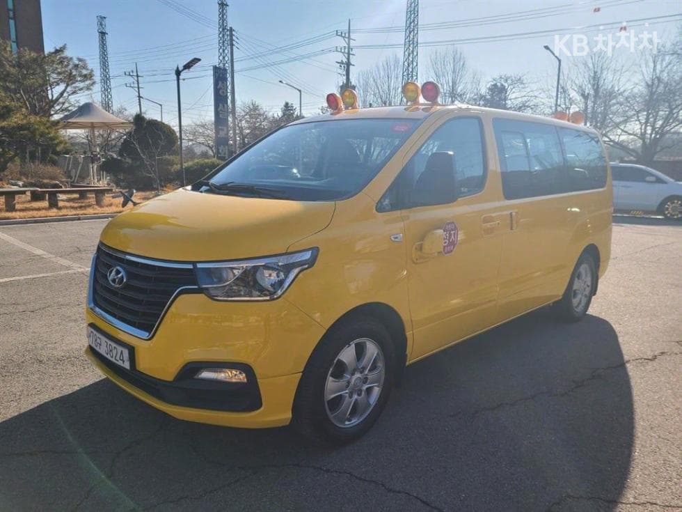 Hyundai The New (facelift) 그랜드 Star렉스 LPi 어린이보호차 12-seater - Image 1