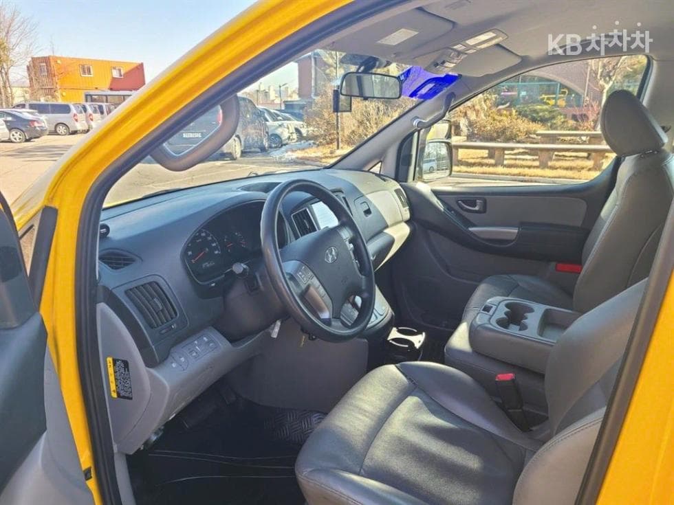 Hyundai The New (facelift) 그랜드 Star렉스LPi 어린이보호차 12-seater - 13