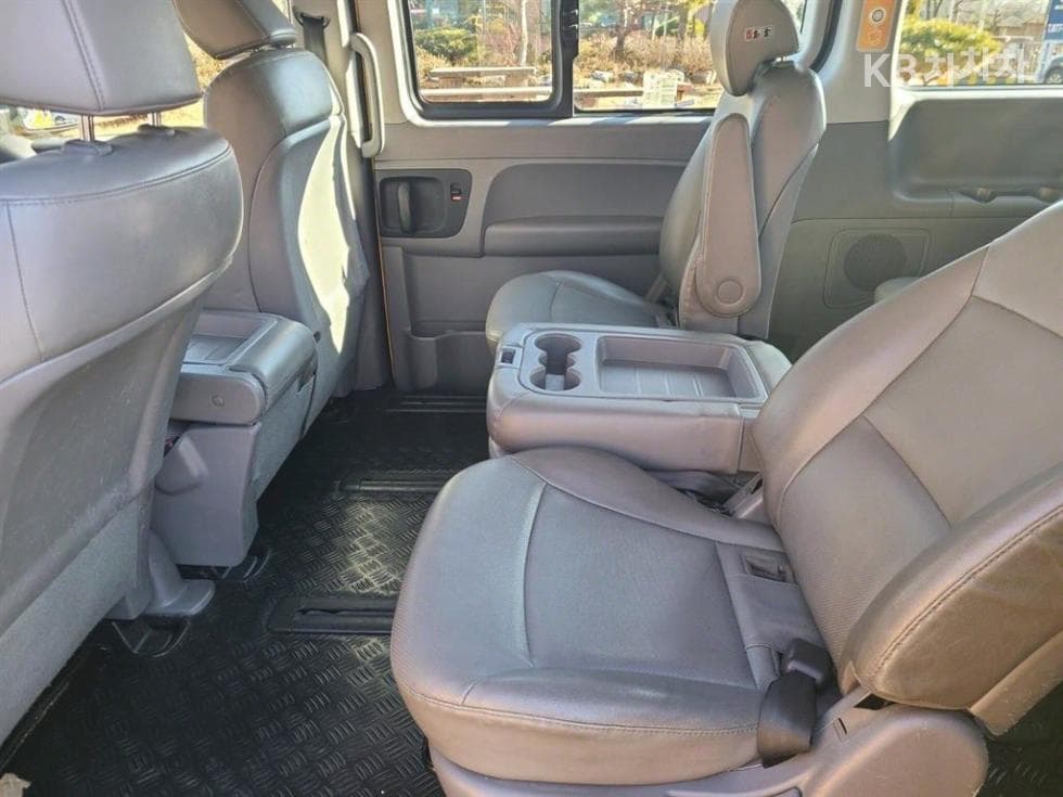 Hyundai The New (facelift) 그랜드 Star렉스LPi 어린이보호차 12-seater - 14