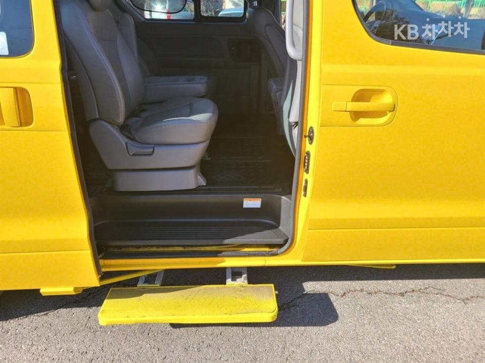 Hyundai The New (facelift) 그랜드 Star렉스LPi 어린이보호차 12-seater - 15