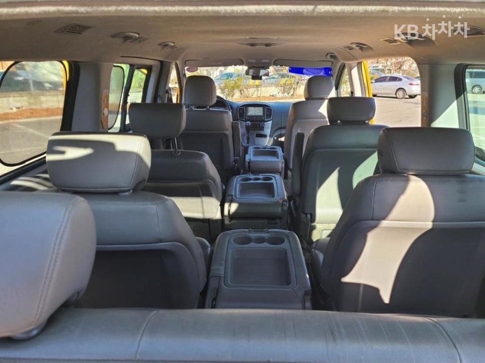 Hyundai The New (facelift) 그랜드 Star렉스LPi 어린이보호차 12-seater - 18