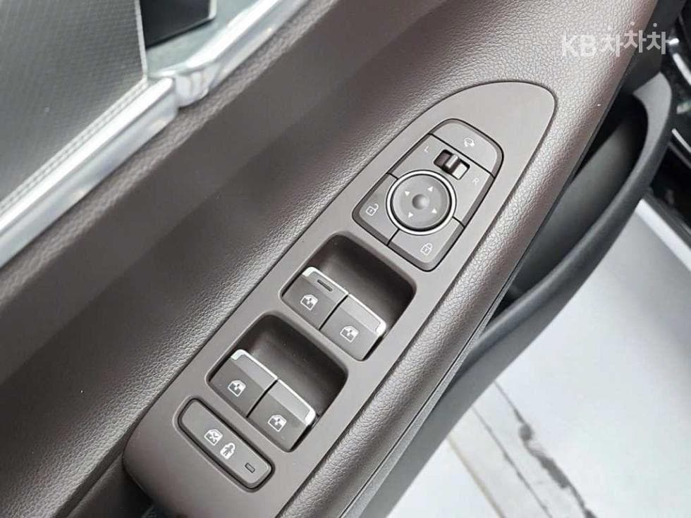 Хюндай The New (фейслифт) Grandeur (Azera)2.5 Premium - 13