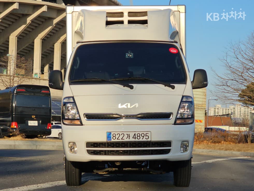 Киа The New (фейслифт) Бонго 3 (лек) 냉동Товарна надстройка차 1.2Тон 표준형 Королевска кабина Удължено междуосие GL - Image 1