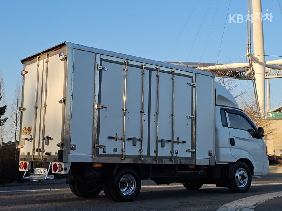 Киа The New (фейслифт) Бонго 3 (лек)냉동Товарна надстройка차 1.2Тон 표준형 Королевска кабина Удължено междуосие GL - 4