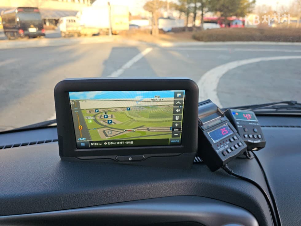 Киа The New (фейслифт) Бонго 3 (лек)냉동Товарна надстройка차 1.2Тон 표준형 Королевска кабина Удължено междуосие GL - 6