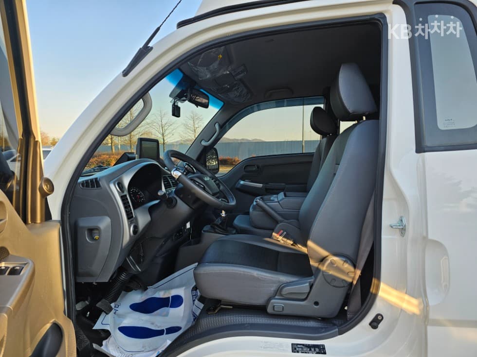 Киа The New (фейслифт) Бонго 3 (лек)냉동Товарна надстройка차 1.2Тон 표준형 Королевска кабина Удължено междуосие GL - 11