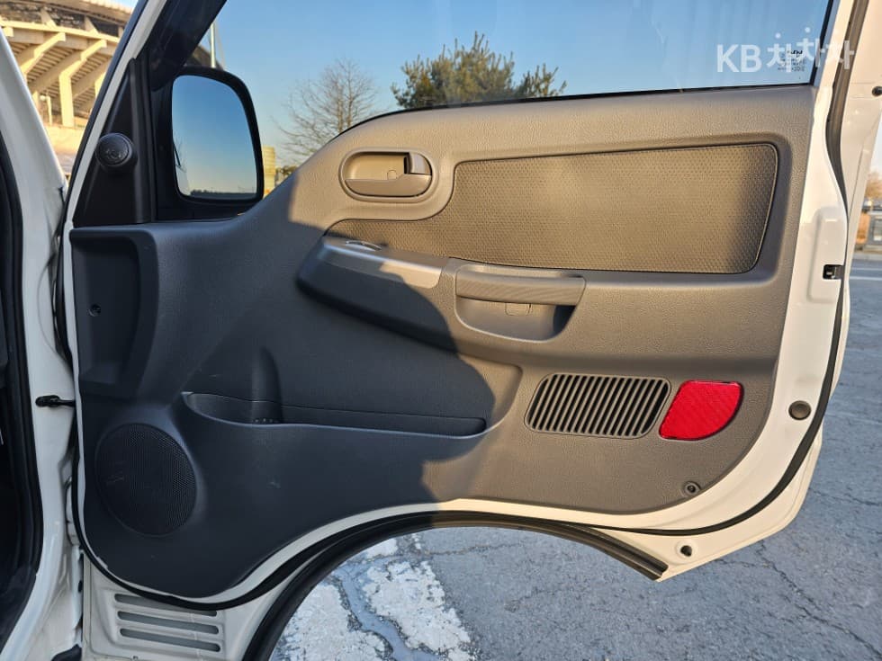 Киа The New (фейслифт) Бонго 3 (лек)냉동Товарна надстройка차 1.2Тон 표준형 Королевска кабина Удължено междуосие GL - 14