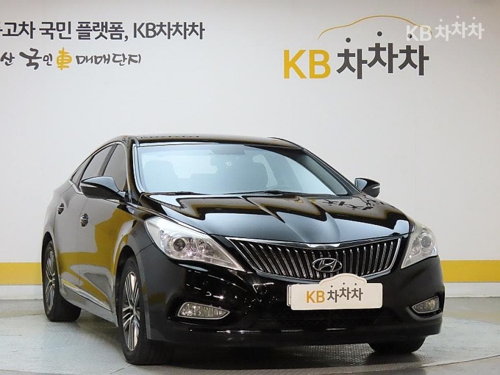 Hyundai Grandeur (Azera)HGLPG HG300 Rental car Modern - 3