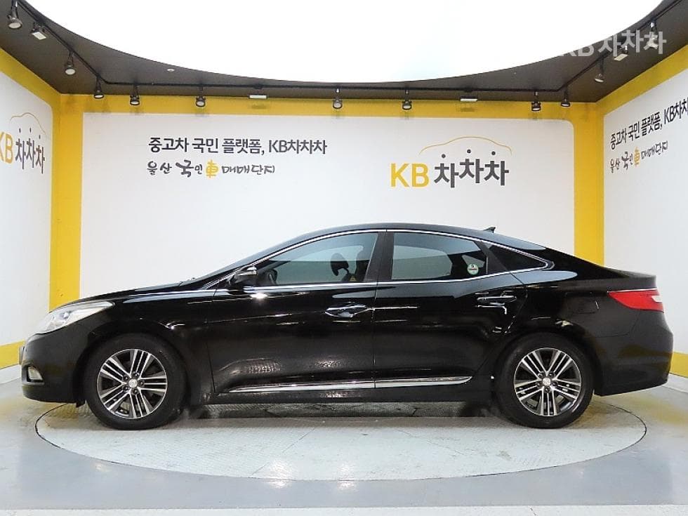 Hyundai Grandeur (Azera)HGLPG HG300 Rental car Modern - 5