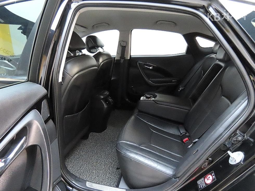 Hyundai Grandeur (Azera)HGLPG HG300 Rental car Modern - 11