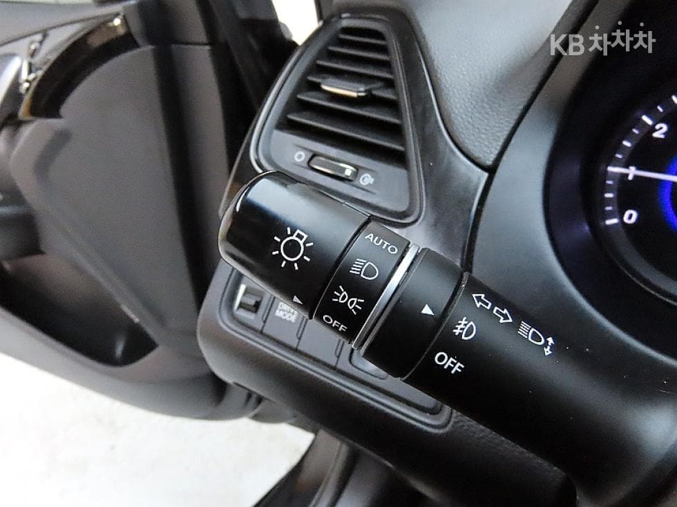 Hyundai Grandeur (Azera)HGLPG HG300 Rental car Modern - 14