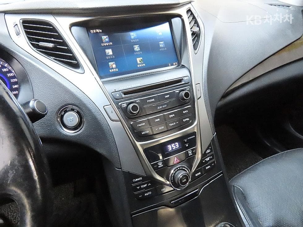 Hyundai Grandeur (Azera)HGLPG HG300 Rental car Modern - 16