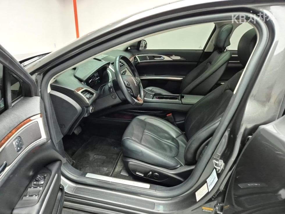 링컨 MKZ3.5 AWD - 11
