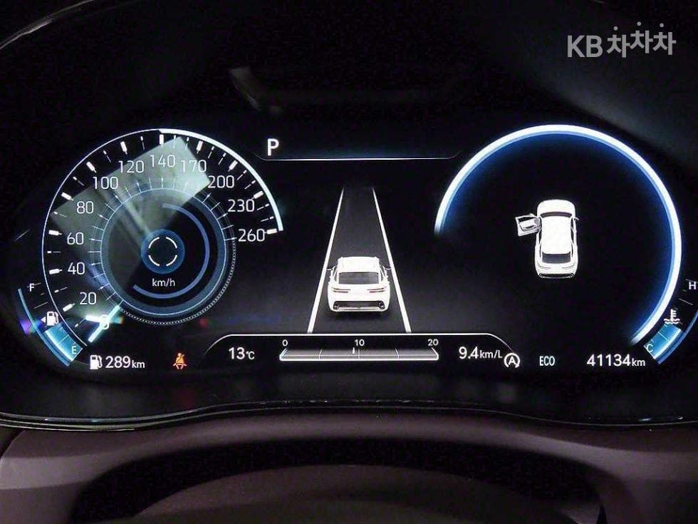 Genesis GV70Gasoline 2.5T AWD - 9