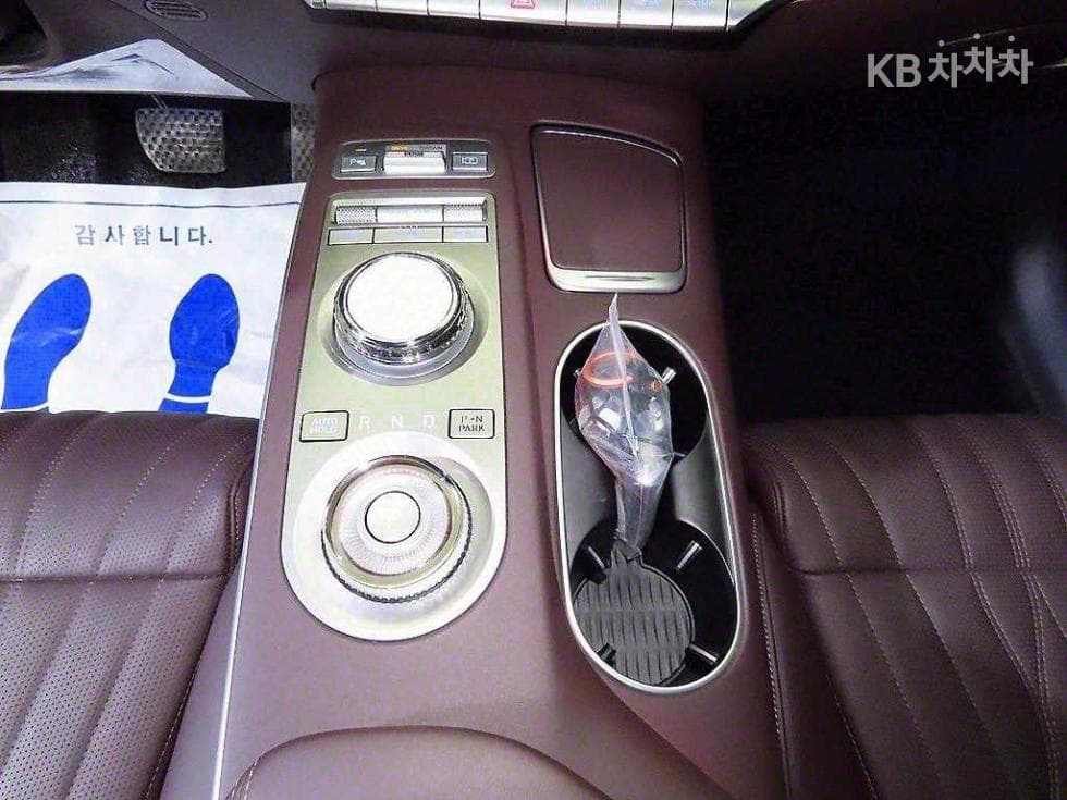 Genesis GV70Gasoline 2.5T AWD - 12