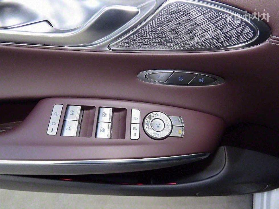Genesis GV70Gasoline 2.5T AWD - 13