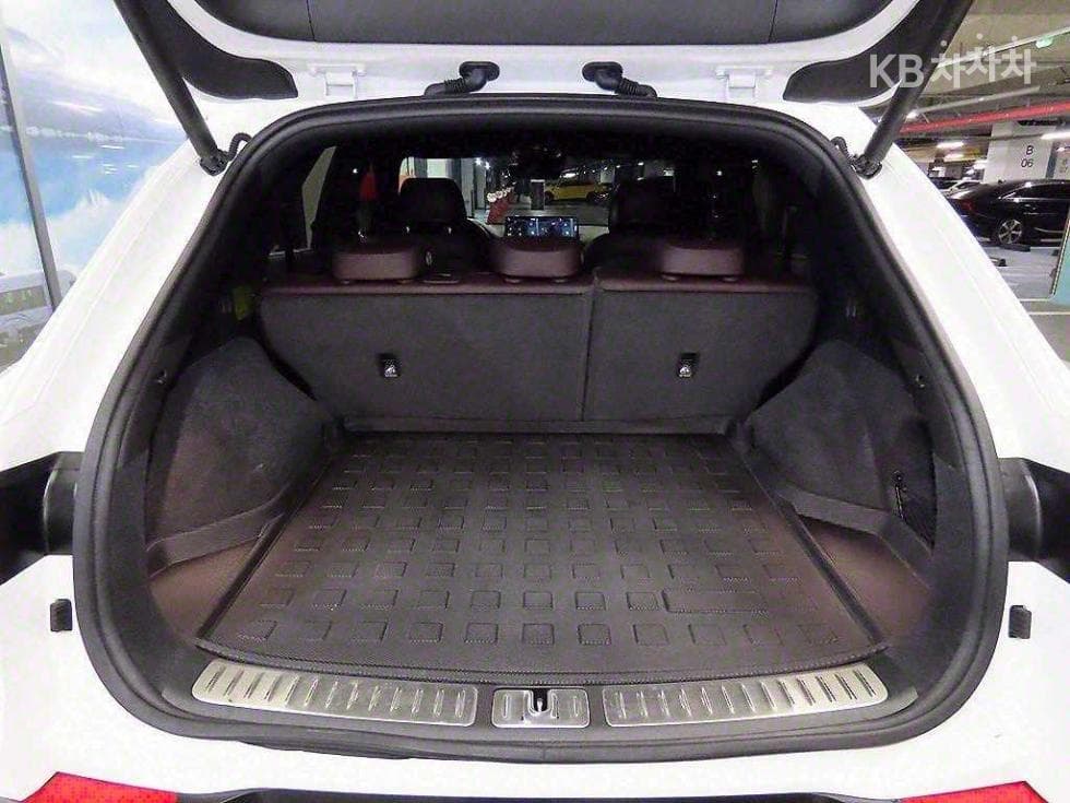 Genesis GV70Gasoline 2.5T AWD - 17