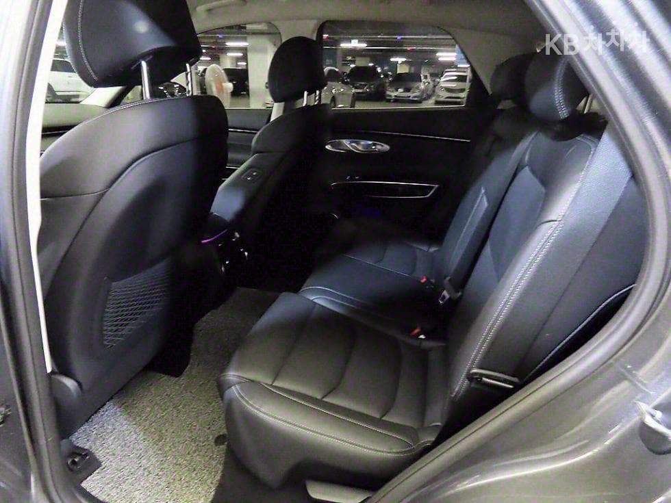 Genesis GV70Gasoline 2.5T AWD - 7