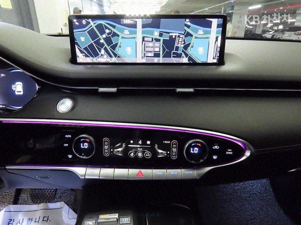Genesis GV70Gasoline 2.5T AWD - 11