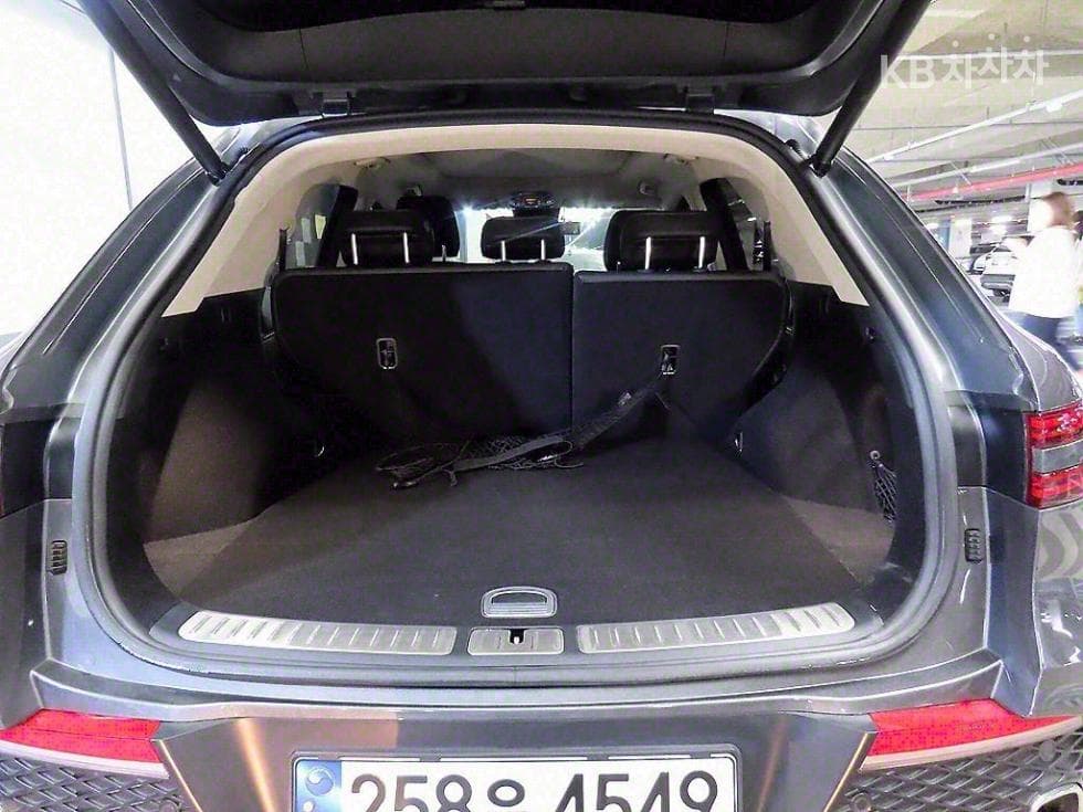 Genesis GV70Gasoline 2.5T AWD - 17