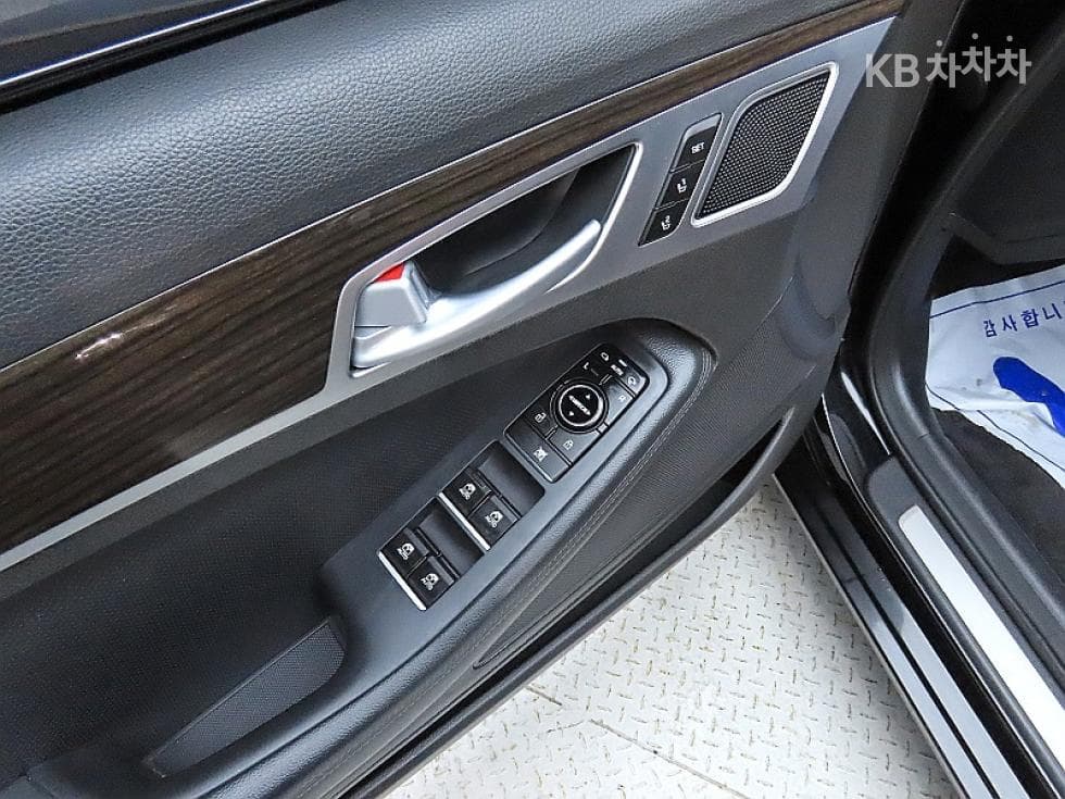 Genesis G803.3 GDI AWD Luxury - 13