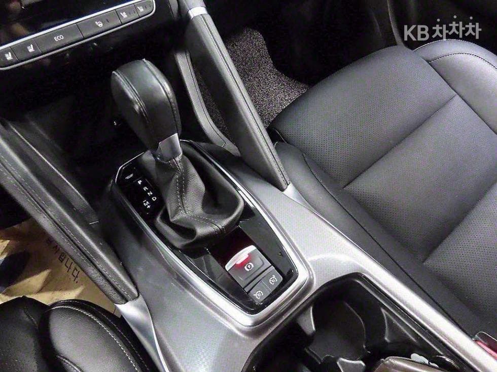 Renault Korea The New (facelift) QM62.0 GDe 2WD LE - 10