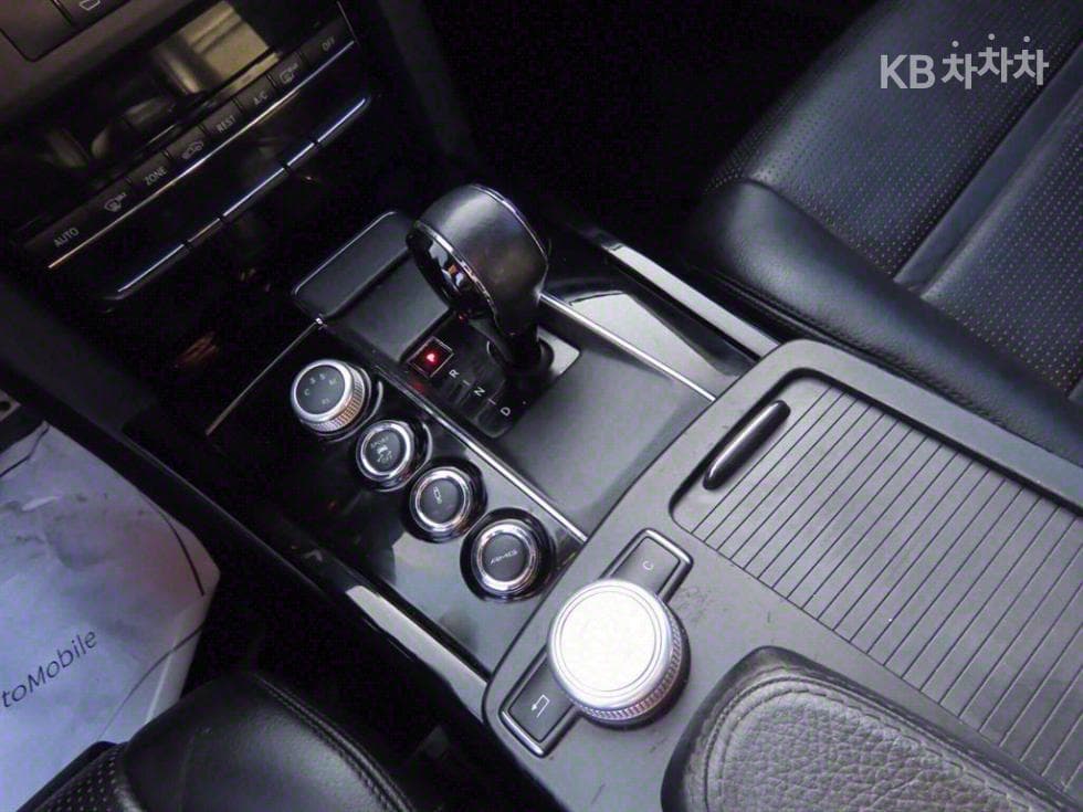 Mercedes-Benz Нов E-КласE63 AMG W212 - 11