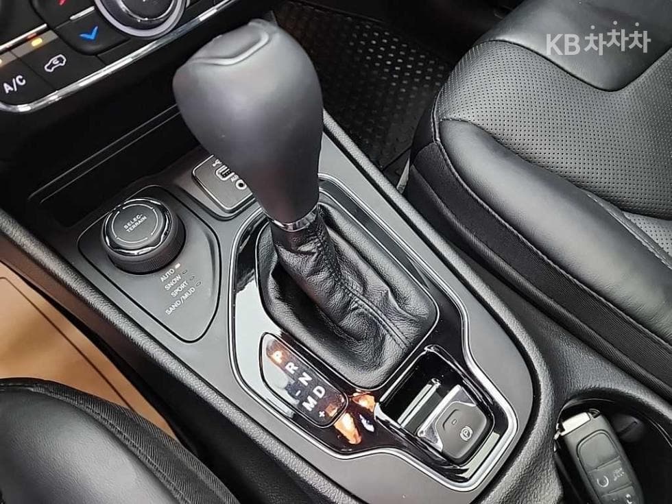 지프 체로키(KL)3.2 Бензин AWD Overland - 8