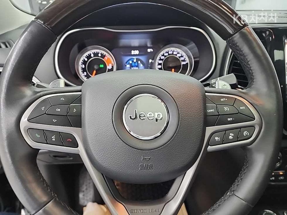 지프 체로키(KL)3.2 Бензин AWD Overland - 9