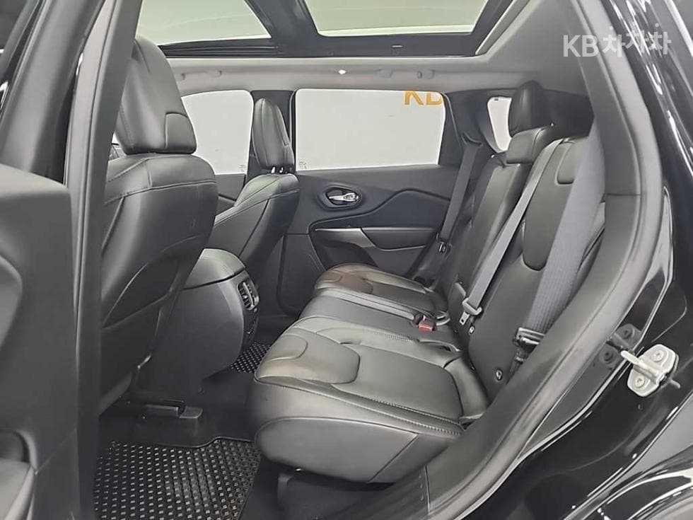 지프 체로키(KL)3.2 Бензин AWD Overland - 12