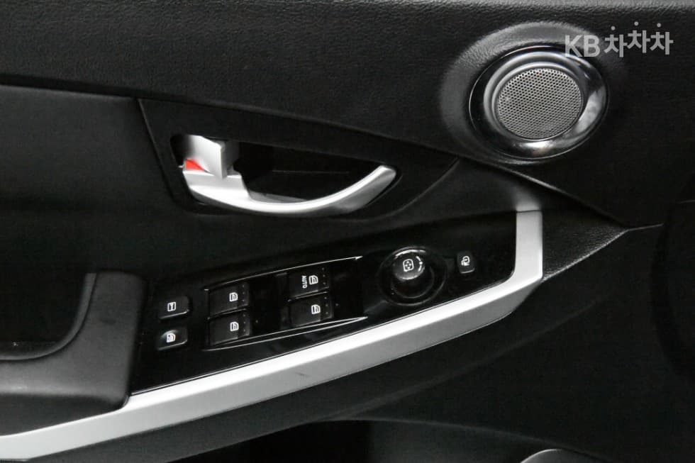 КейДжи Мобилити Нов코란도 C2.0 CVT (Безстепенна) 2WD Висок клас - 8