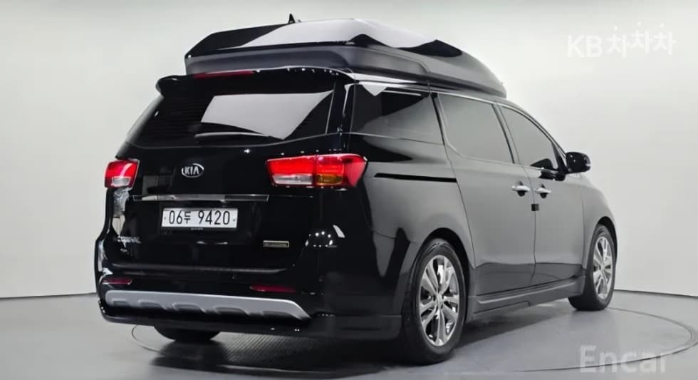 Kia All New Carnival 7-Passenger 2.2 GTR Diesel High-Rise Limousine President - Image 2