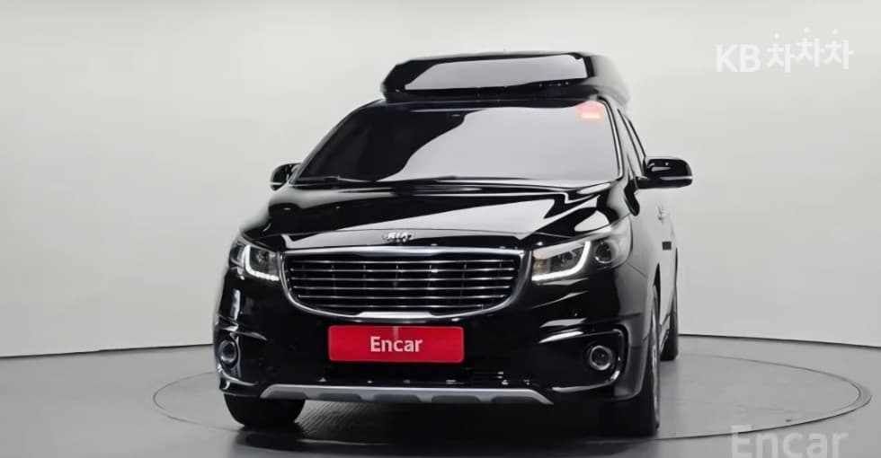 Kia All New Carnival 7-Passenger 2.2 GTR Diesel High-Rise Limousine President - Image 3