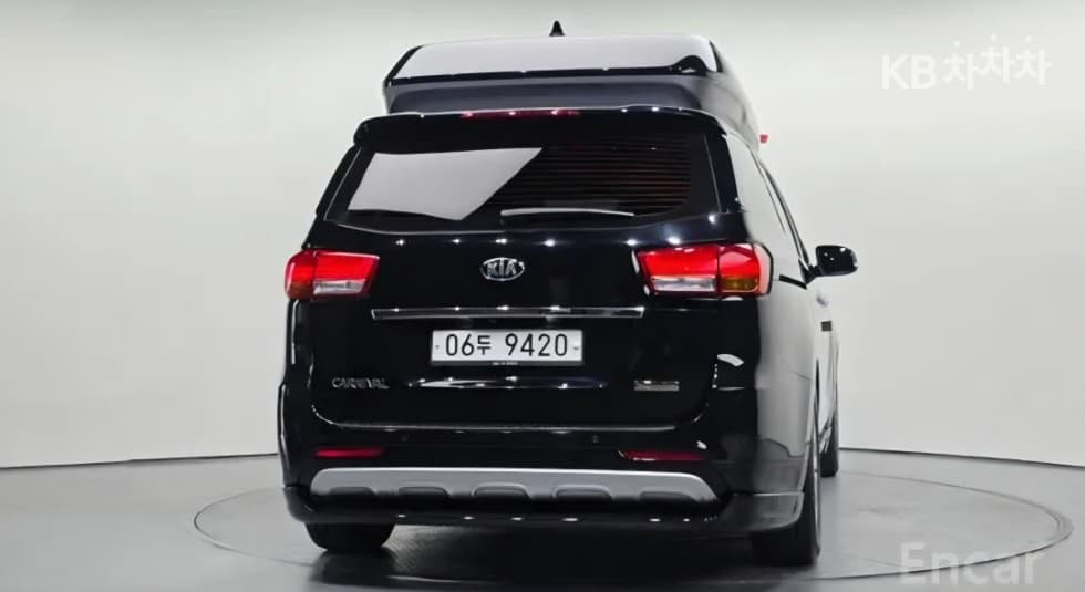 Kia All New Carnival 7-Passenger 2.2 GTR Diesel High-Rise Limousine President - Image 4