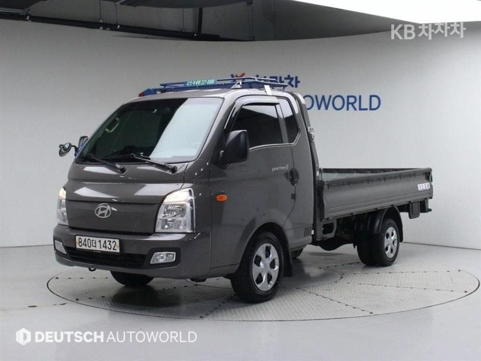 Hyundai Porter2 Super Cab LPG Hyundai - Image 1