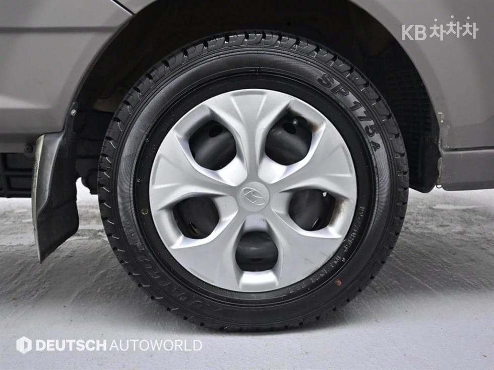 (840More1432)Hyundai Porter 2 Super Cab LPG Hyundai - 5