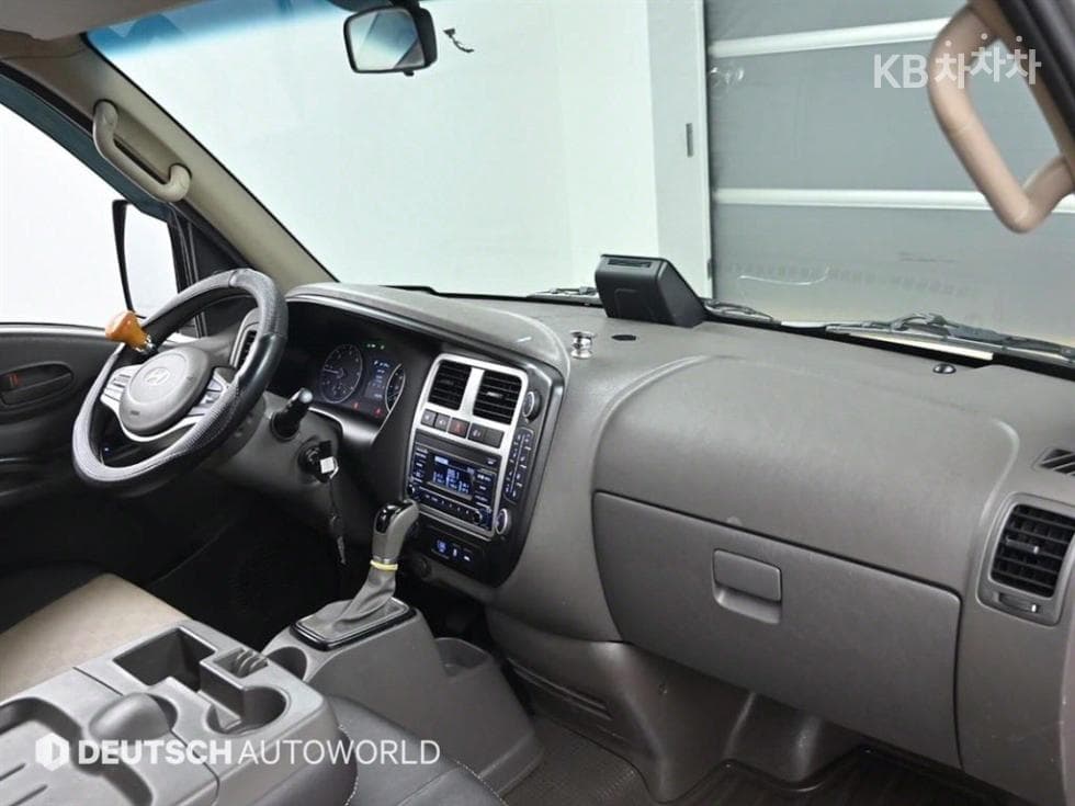 (840More1432)Hyundai Porter 2 Super Cab LPG Hyundai - 7