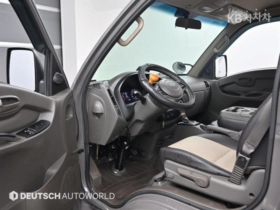 (840More1432)Hyundai Porter 2 Super Cab LPG Hyundai - 11