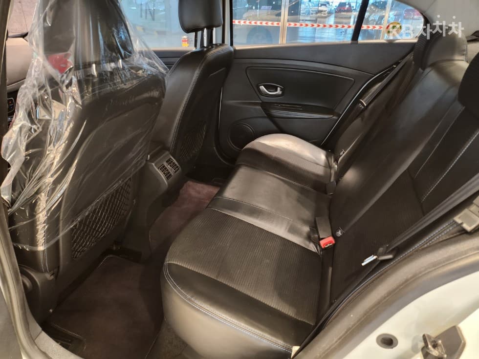 Рено Корея НовSM3SE Black Стандартен - 11