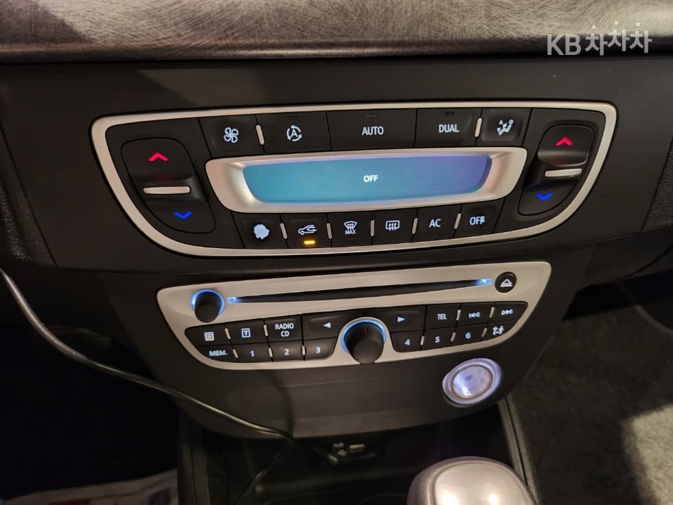 Рено Корея НовSM3SE Black Стандартен - 14