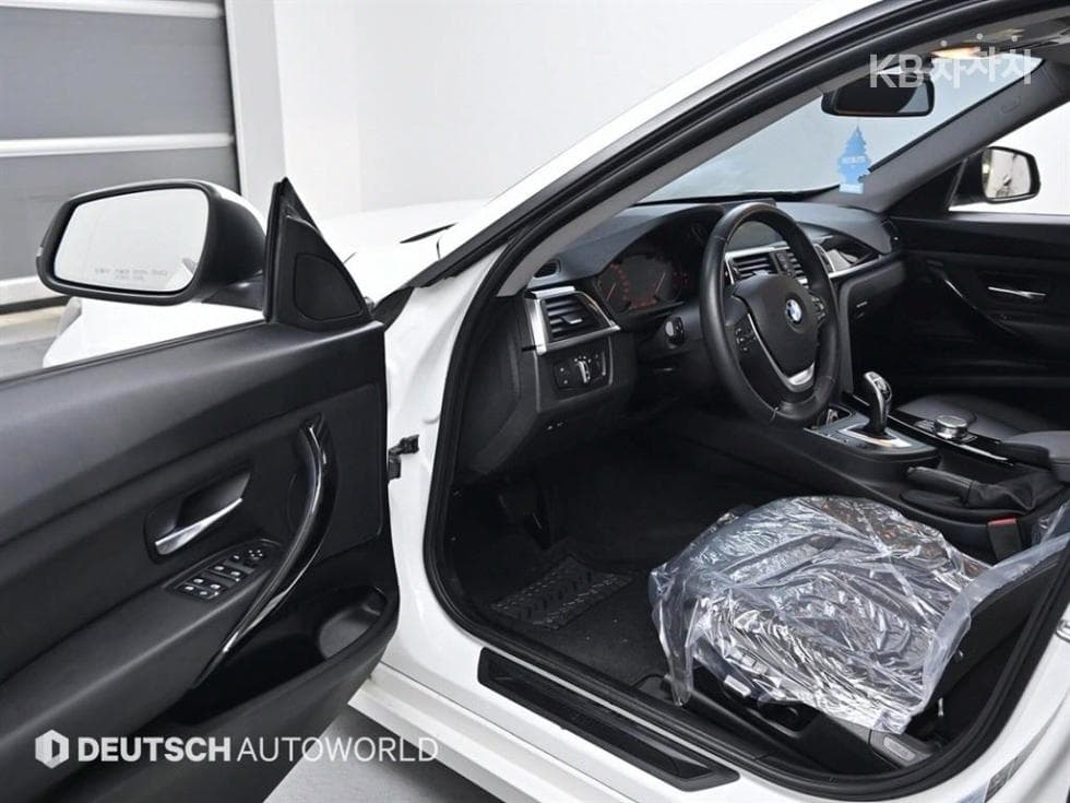 (60mer3621)BMW GranTurismo 3 Series GT 320d F34 xDrive (14 years old~) - 11