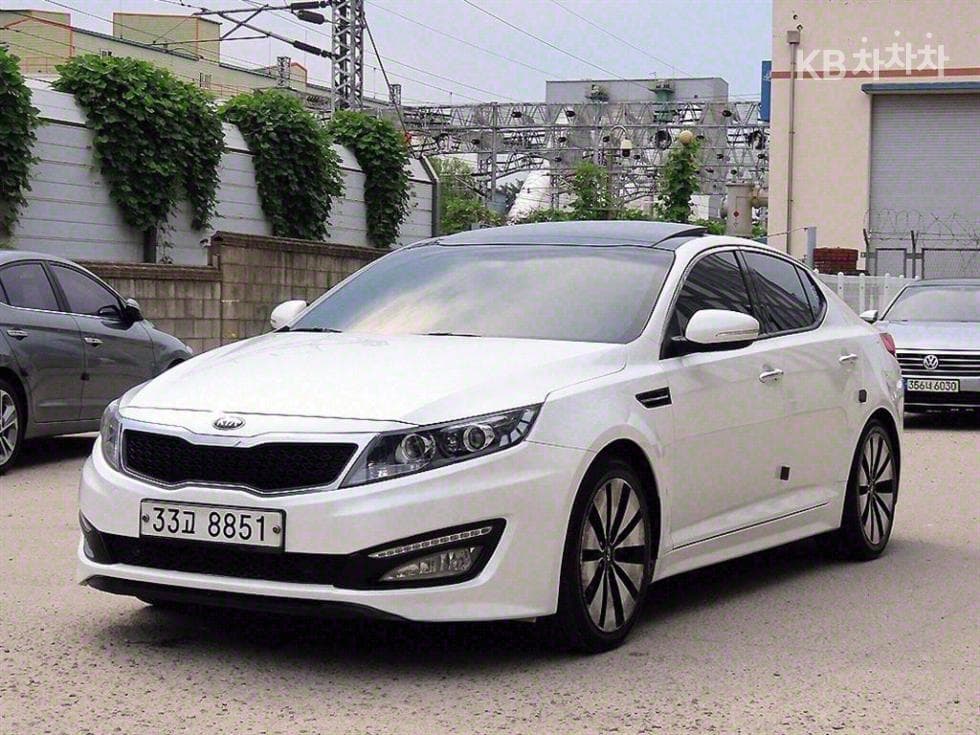 Kia K5 Gasoline 2.0 Prestige - Image 1