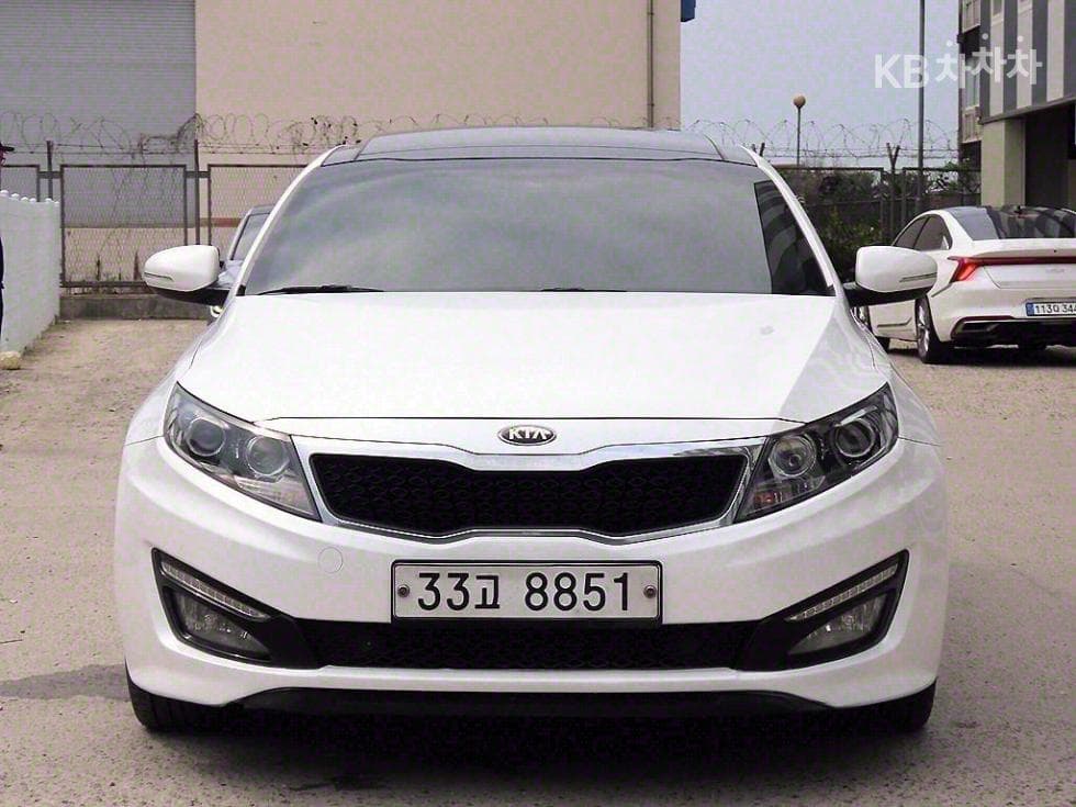Kia K5 Gasoline 2.0 Prestige - Image 2