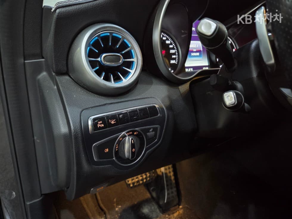 Mercedes-Benz The New (фейслифт) C-КласC250 d 4MATIC - 14