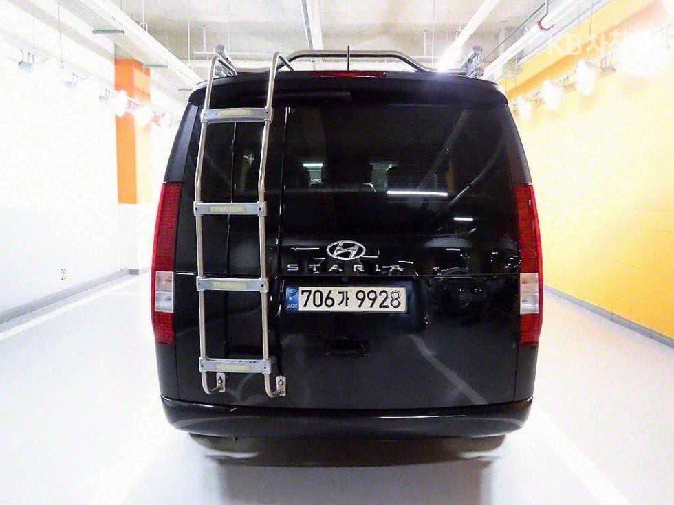 Hyundai Staria 3.5 LPG Tourer 11 Hyundai - Image 4