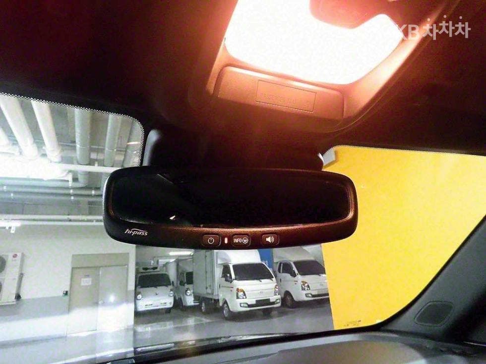 (275N7842)KoreaGM The New Trailblazer1.35 GLS Turbo 4WD RS - 17