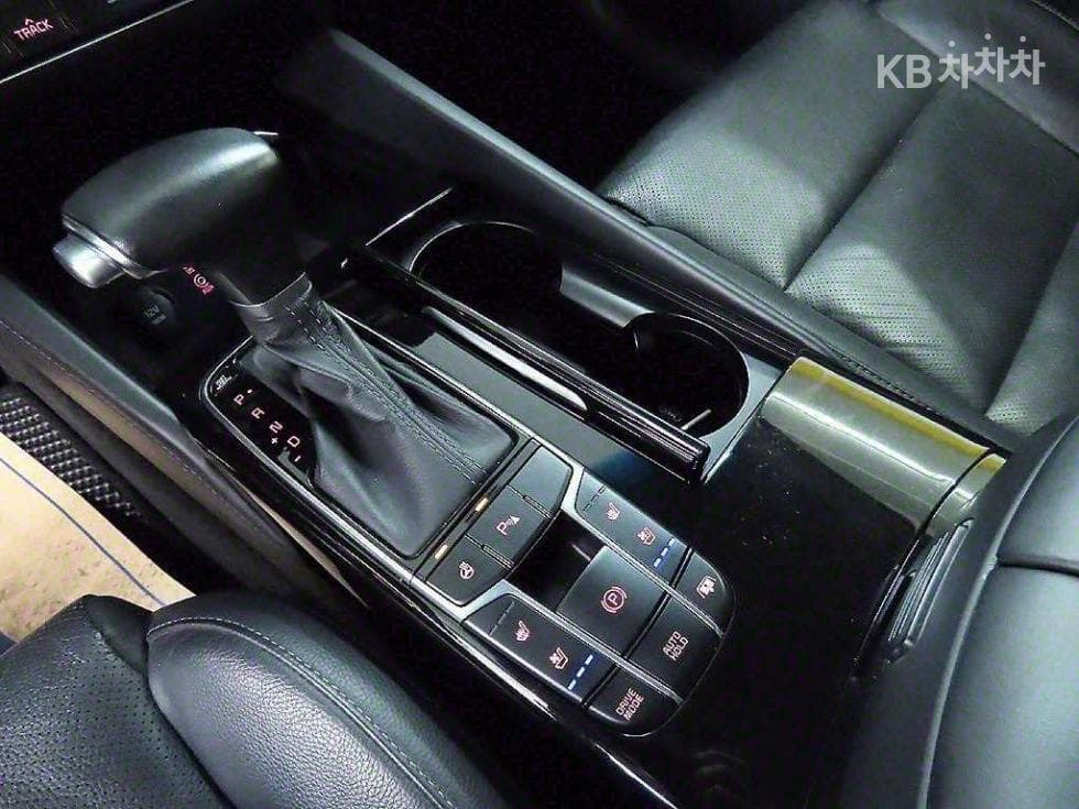 Киа All New K73.3 GDi Лимитиран 에디션 - 10