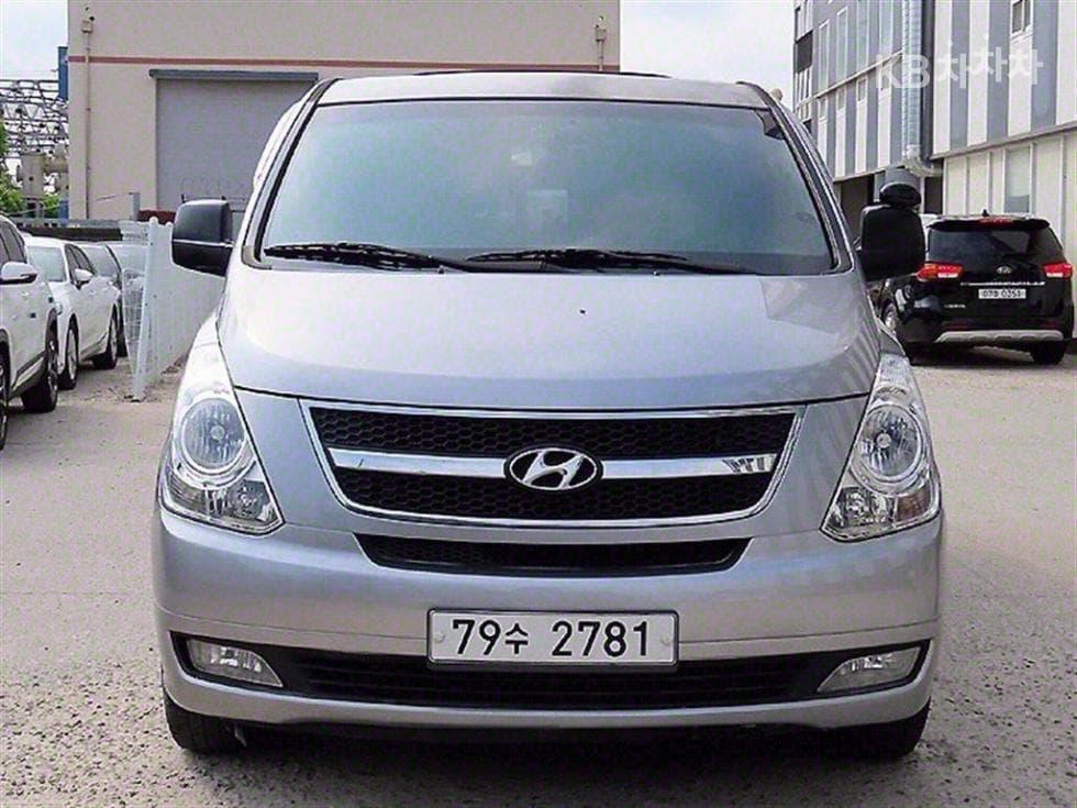 Хюндай Гранд Старекс 12-местен Комби CVX Лукс - Image 1