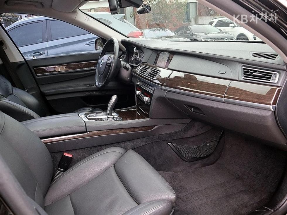 BMW Нов7시리즈740i - 13